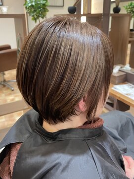 アイニ 河内小阪店(aini) 白髪ぼかしカラー白髪ぼかしハイライト大人ショート30、40、50代