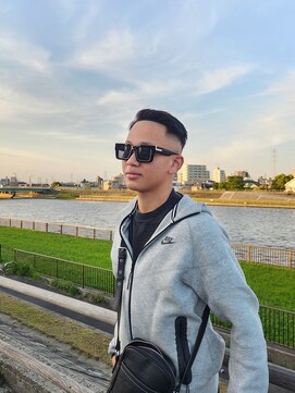 スワン 七三ポンパドール スキンフェード