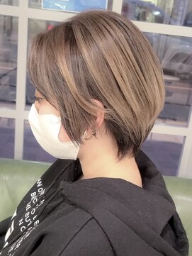 ヘアーアンドビューティーガーデン(HAIR AND BEAUTY GARDEN) 大人ショートボブヘアミルクティーベージュカラーグレイカラー