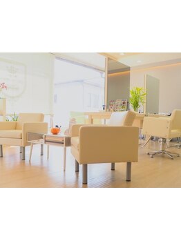 年代ごとに出てくる悩みに合わせてしっかり相談させていただきます。大人女性の魅力を存分に引き出します＊