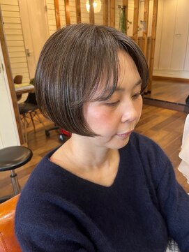 リリー(Lily) 《Lily*渡邊》ころんとしたシルエットが可愛い*ミニボブ