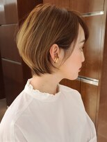 ビュートリアム 青山(BEAUTRIUM)&nbsp;小顔バング　30代　40代　大人　ショートカット