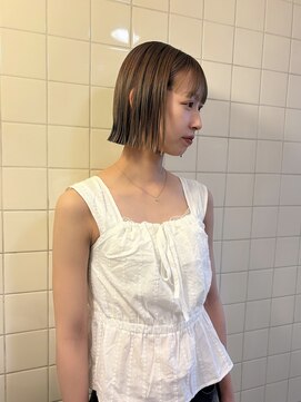 レジーロ (Regilo) タッセルボブ/ミルクティーベージュ/ぱっつん前髪