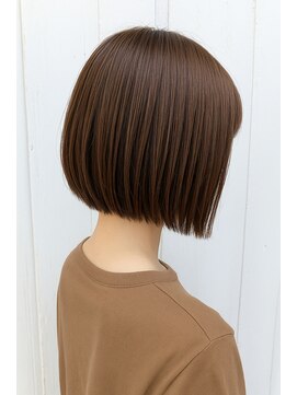 ヨロ(YoLo.) 大人ショート 切りっぱなしボブ 担当 内迫