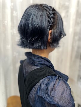 ヲタクに美容室は難しい。 プチアレンジ/ネイビーブルー/ブリーチ1回