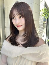 ナナローネス(nana loness) 顔まわりレイヤー　レイヤーカット　ミディアムレイヤー　内巻き