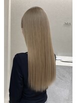 シア(XIA) ベージュカラー