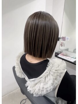 リリー バイ アオ(Lilly by AO) グレージュのバレイヤージュカラー