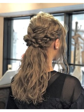 ヘルベチカ・ヘア(Helvetica hair) helvetica hair＊抜け感アレンジ＊島村知世