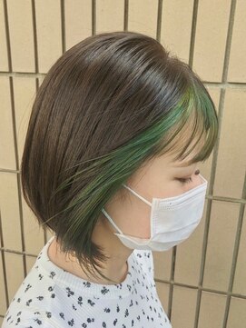 アースエレガンス 田町店(EARTH Elegance) グリーンのフェイスフレーミング