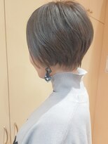 【morio原宿】アッシュグレージュ　前下がりショート