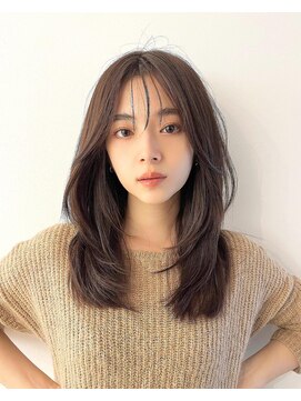 ルル 表参道(lulu.) レイヤーカット　レイヤーロング　顔周り