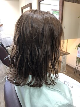 ユーリ(juli) シークレットグレージュ