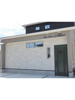 こだわりの空間で、お客様の満足感を高めてくれる。上質な空間と技術で、癒しのサロンタイム提供いたします