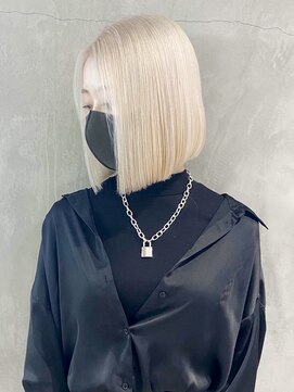 シオン(shion) ホワイトブロンド似合わせカットウェーブミディアム_ba326003