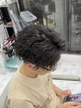 シーン(scene) 縦落ちパーマ×ツイストスパイラル×black【広島】