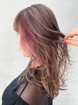 シオン(shion) ロング顔周りレイヤーくびれヘア前髪カット_ba342193