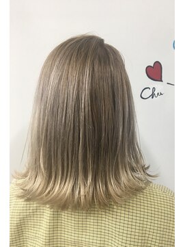 ノラ シンディ(NORA CYNDY) クリアホワイトグレージュカラー☆