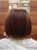 切りっぱなし、ミディアムボブ&ふんわり艶カラー☆