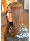２０２１の春夏トレンドカラー♪透明感のあるアッシュベージュ