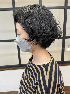 インビテーション(invitation) ショートボブ・黒髪・地毛・ショートパーマ・ハードパーマ