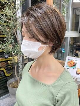 ルーファス 恵比寿 渋谷(Ruufus) 白髪ぼかしハイライトカラーショートボブ【Ruufus恵比寿渋谷】