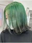 グリーンブラック[新宿駅/フェミニン/モード/ダークアッシュ]