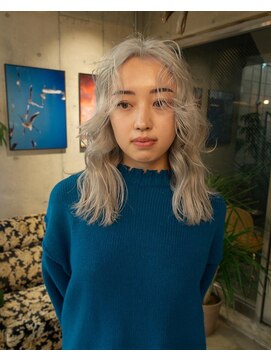 イェン(Yen.) ホワイトカラー/ブロンド/グレージュ/ケアブリーチ/ダブルカラー