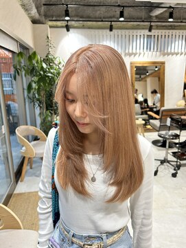 アドア 横浜(ADORE) 【ADORE 横浜】ほんのりピンクベージュ×レイヤーカット