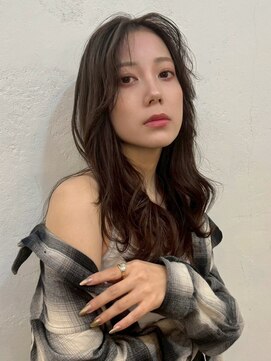 ファルベ(Farbe) ホワイトグレージュ/ミニウルフ/デジタルパーマチェリーブラウン