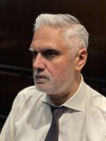 ザバーバー 渋谷(THE BARBER)&nbsp;サイドパート×バーバースタイル＝白髪イケオジ　〈理容室〉