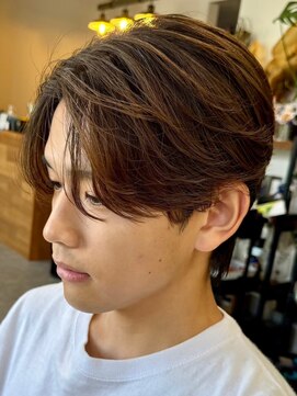 フゥ 宇都宮(FeU) 波巻きスパイラルパーマシャドウパーマメンズ刈り上げ緩め30代