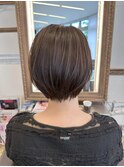 赤みの少ないブラウンカラー！ショートボブstyle