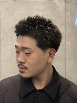 テーパーフェード×スパイキーショート