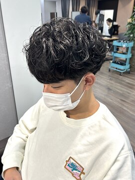 吉 船橋(kici) 刈り上げセンターパート/波巻きツイストスパイラル