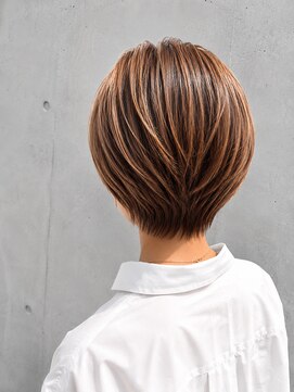 テラ(terra) 横顔まで綺麗に。大人のくびれ丸みショート／20代30代40代