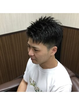 ヘアスペース ブルーム アップバングの刈り上げベリショ