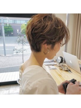 アオイ(aoi.) 天神【aoi.】ハンサムショート