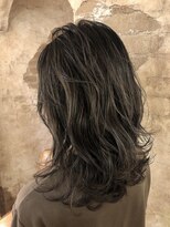 マギーヘア(magiy hair) [meyou]ウルフレイヤーセミディ スペシャル3Dカラー