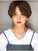 センターパートが可愛い大人ハンサムショート