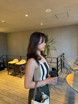 リバレッジ 広尾(Leverage) 大人外国人風ミディアムレイヤー：Maho Toda