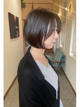 ココロヘアー マド(Cocolo hair MADO) 丸みショートボブ