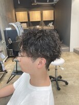 アロー 船橋店(AROH)&nbsp;MEN’S HAIR/サーフカール/刈り上げセンターパート/船橋