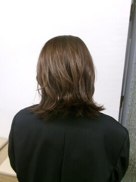 バド(bado) 軽やかなミディアムレイヤー