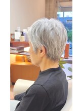 チル アウト ヘア ロジック(chill out hair Logic)&nbsp;ペールグレーショート