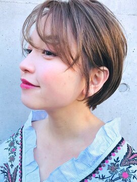 ディーバ 横浜(D.I.E.V.A) 20代30代40代 大人フェミニンオリーブベージュ丸みショートボブ
