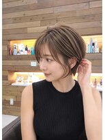 ロハスバイケンジ(LOHAS by KENJE)&nbsp;白髪で楽しむくびれショートの白髪ぼかしハイライト