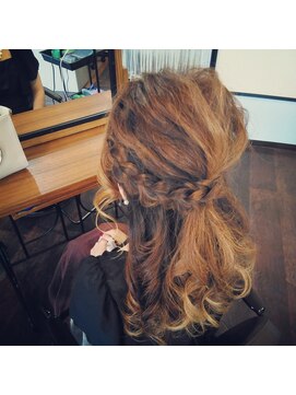 リピュア(Re:PURe) **編み込みナミウェーブハーフアップ**