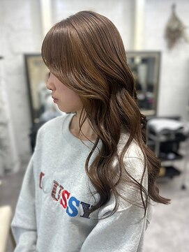 リア(riah) 韓国レイヤー/外国人風カラー/艶髪/透明感/ヘーゼルブラウン