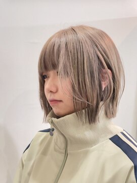 サクラ オモテサンドウ(SAKURA) ミルクティーグレージュ×切りっぱなしボブ